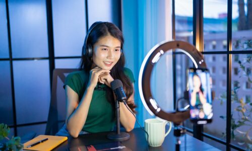 Viral w social media – Jak powstaje i czym jest?